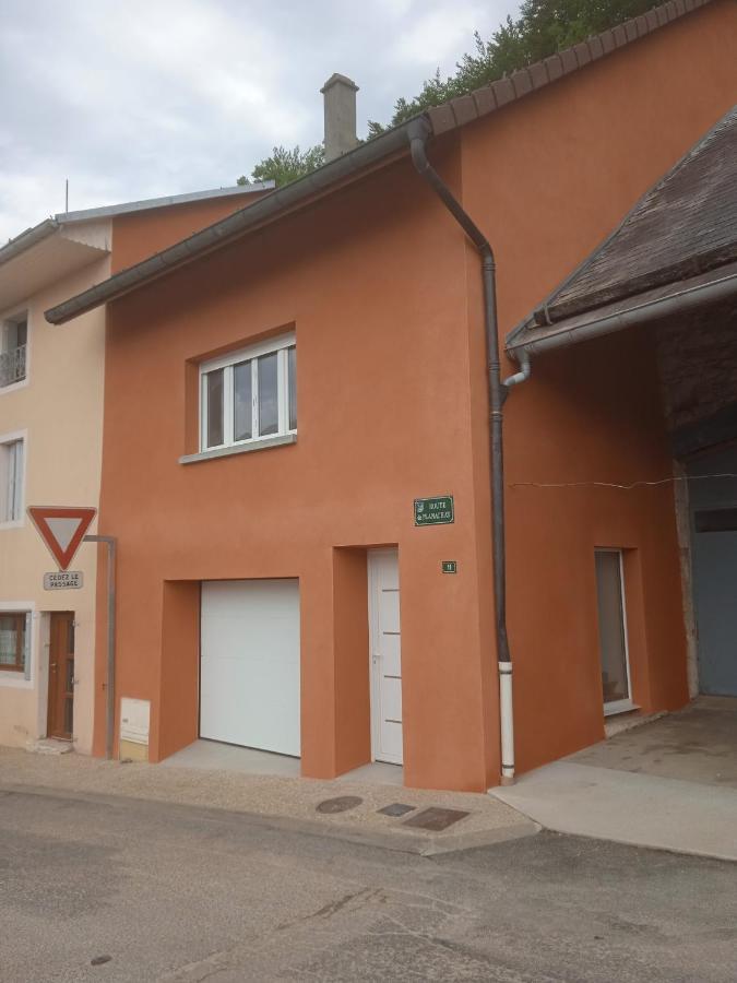 Les Coquelicots Vila Cormaranche-en-Bugey Exterior foto